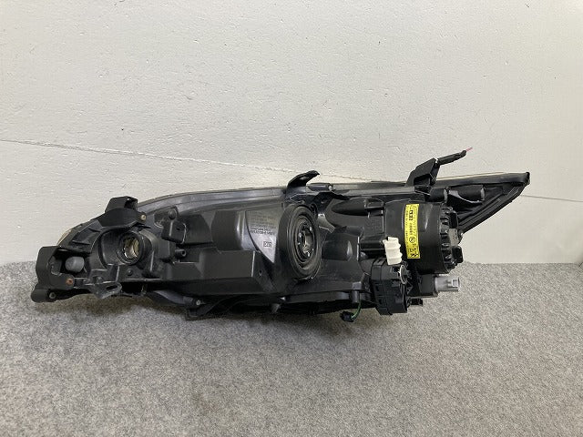 ウィッシュ 20系/ZGE20G/ZGE25G/ZGE20W/ZGE22W/ZGE25W 純正 右 ヘッドライト/ランプ HID レベライザー AFS無 ICHIKOH 68-16 トヨタ(151826)