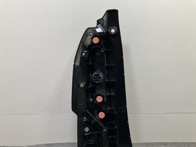 N-BOX/NBOX Nボックス カスタム/JF3/JF4 純正 右 テールランプ/ライト/レンズ LED ICHIKOH D186 33501-TTA-J01 ホンダ(151833)