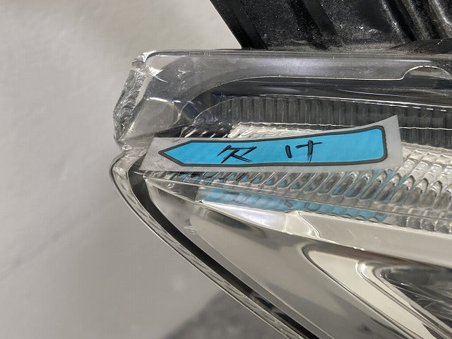 ノア NOAH 80系 ZRR80 ZRR85 ZWR80 純正 後期 右 ヘッドライト/ランプ LED レベ 刻印A ICHIKOH 28-239 81110-28G40 ボルドー 3R9(151835)