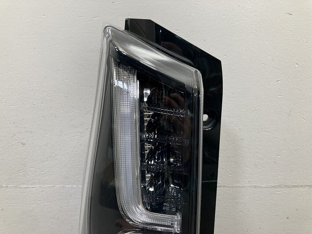 タント カスタム LA650S/LA660S 純正 左 テールランプ/ライト/レンズ LED 刻印C LH KOITO 220-69075 ダイハツ(151849)