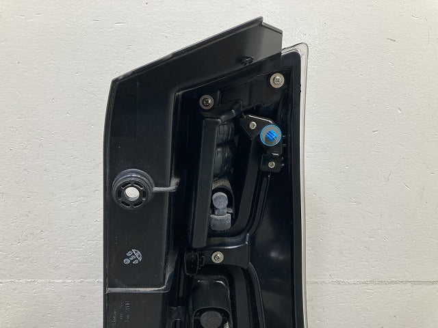 タント カスタム LA650S/LA660S 純正 左 テールランプ/ライト/レンズ LED 刻印C LH KOITO 220-69075 ダイハツ(151849)