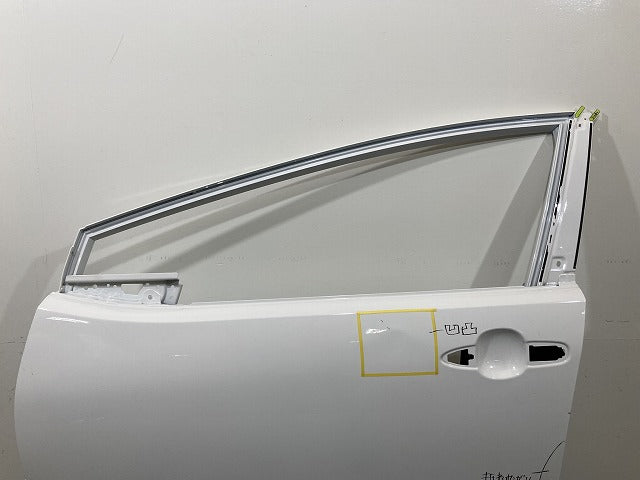 プリウス 60系/ZVW60/ZVW65/MXWH60/MXWH65/MXWH61 純正 左 フロント ドア スーパーホワイトII 040 トヨタ(151864)