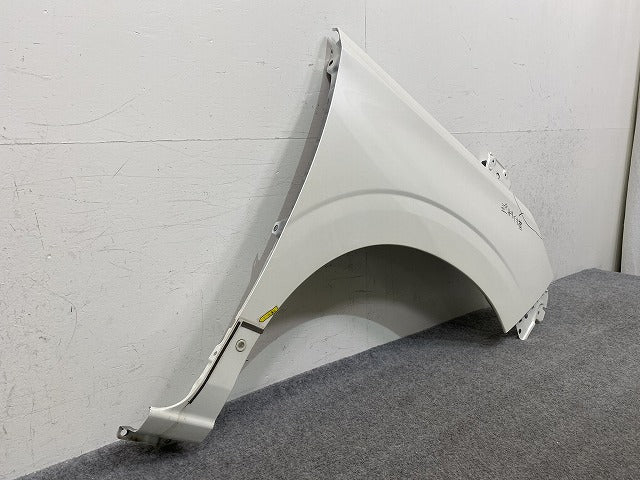 セレナ ハイウェイスター C27/GFC27/GFNC27 純正 右 フロント フェンダー RH ブリリアントホワイトパール QAB 日産(151870)
