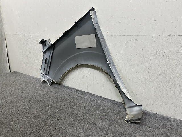 セレナ ハイウェイスター C27/GFC27/GFNC27 純正 右 フロント フェンダー RH ブリリアントホワイトパール QAB 日産(151870)