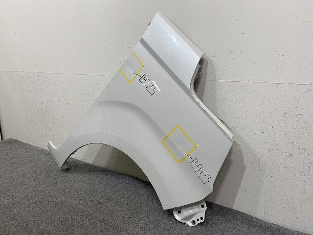N-BOX/NBOX Nボックス JF3/JF4 純正 右 フロント フェンダー RH プラチナホワイトパール NH883P ホンダ(151873)