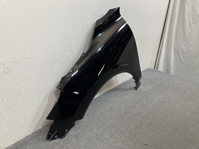 ハリアー 80系 MXUA80/MXUA85/AXUH80/AXUH85 純正 左 フロント フェンダー プレシャスブラックパール 219 トヨタ(151879)