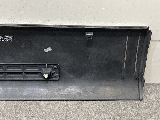 デリカD:5/D5 CV5W 純正 左 リア ドア プロテクター サイドガーニッシュ 5757A077 スターリングシルバーメタリック U25 三菱(151884)