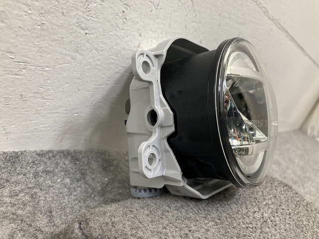 純正 左 フォグランプ/フォグライト LED KOITO 114-11092 81210-B2550 ダイハツ/トヨタ/ホンダ/スバル/スズキ 汎用(151913)