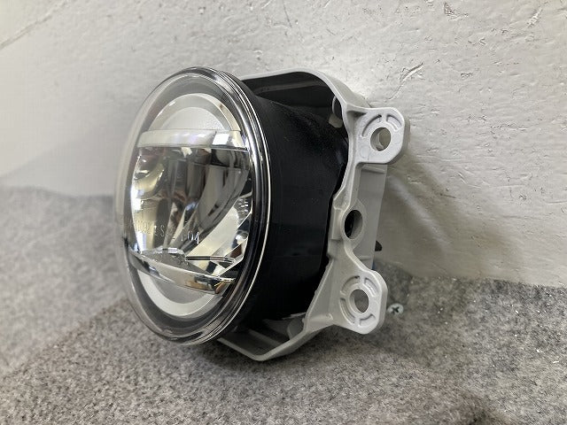 純正 左 フォグランプ/フォグライト LED KOITO 114-11092 81210-B2550 ダイハツ/トヨタ/ホンダ/スバル/スズキ 汎用(151913)