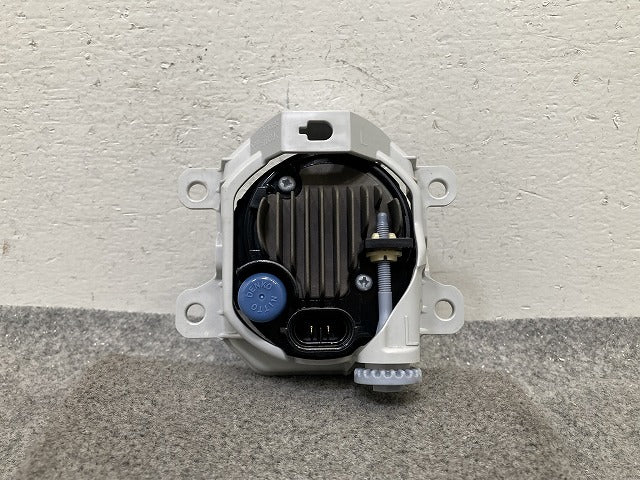 純正 左 フォグランプ/フォグライト LED KOITO 114-11092 81210-B2550 ダイハツ/トヨタ/ホンダ/スバル/スズキ 汎用(151913)