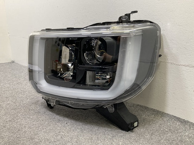 ウェイク LA700S/LA710S 純正 左 ヘッドライト/ランプ LED レベライザー 刻印A1 STANLEY W2664 81170-B2690 ダイハツ(151933)