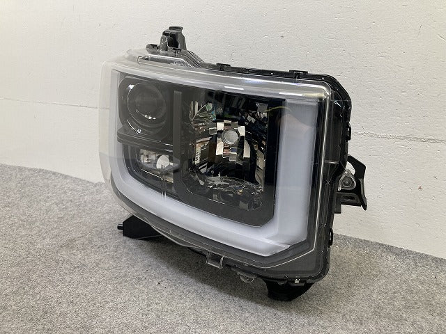 ウェイク LA700S/LA710S 純正 右 ヘッドライト/ランプ LED レベライザー 刻印A1 STANLEY W2664 ダイハツ(151936)