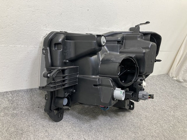 ウェイク LA700S/LA710S 純正 右 ヘッドライト/ランプ LED レベライザー 刻印A1 STANLEY W2664 ダイハツ(151936)
