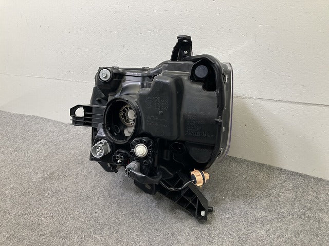 ウェイク LA700S/LA710S 純正 右 ヘッドライト/ランプ LED レベライザー 刻印A1 STANLEY W2664 ダイハツ(151936)