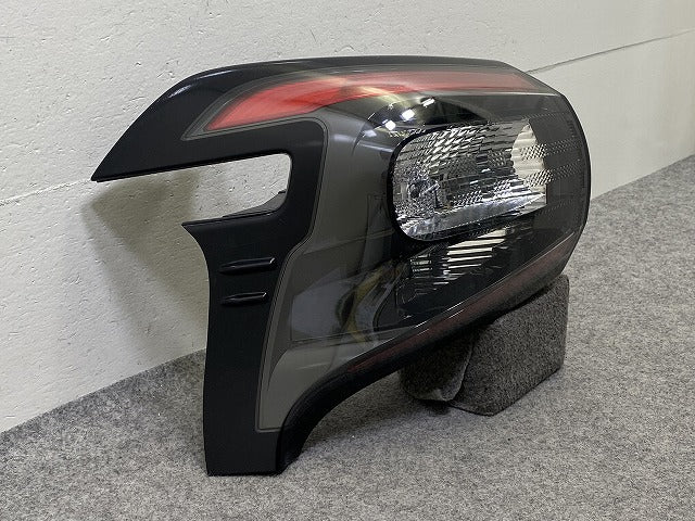 シエンタ 170系 NSP170G/NCP175G/NHP170G 純正 前期 左 テールランプ/ライト/レンズ LED 刻印2 KOITO 52-284 81561-52C90 トヨタ(151937)