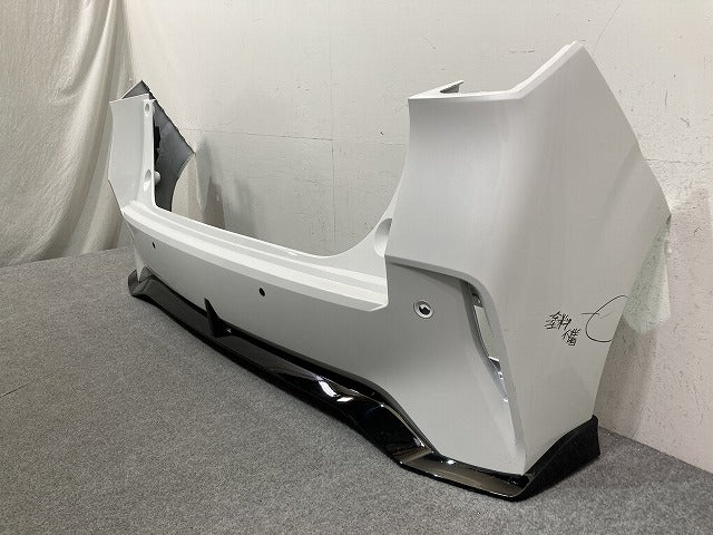 オーラ/AURA FE13/FSNE13 純正 後期 リア バンパー スポイラー付 Rバンパー 85022 6XK0H ピュアホワイトパール QAC 日産(151950)