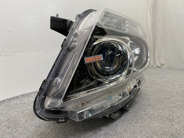 ジャンク!エスクァイア/ノア 80系 ZRR80/ZRR85/ZWR80 前期 左 ヘッドライト/ランプ LED レベ 刻印G ICHIKOH 28-227 81170-28G30(151953)