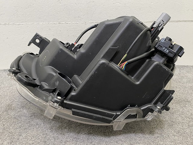 ムーヴ キャンバス/キャンパス LA800S/LA810S 純正 右 ヘッドライト/ランプ LED レベライザー KOITO 100-69038 81130-B2650(151956)
