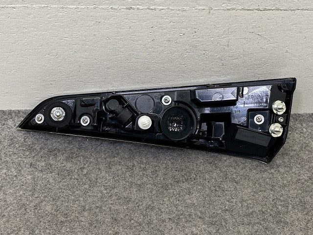カローラ ツーリング 210系 NRE210W/ZRE212W/ZWE214W/ZWE211W 純正 左 テールランプ/ライト/レンズ LED 刻印WB KOITO 12-640(151964)