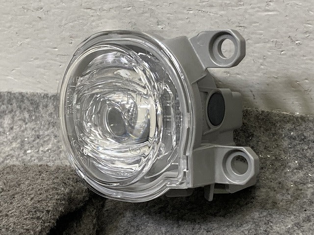 プリウス カローラ ハリアー アルファード クラウン 50系 210系 80系 純正 右 フォグランプ/フォグライト LED KOITO 12-611 トヨタ(151970)