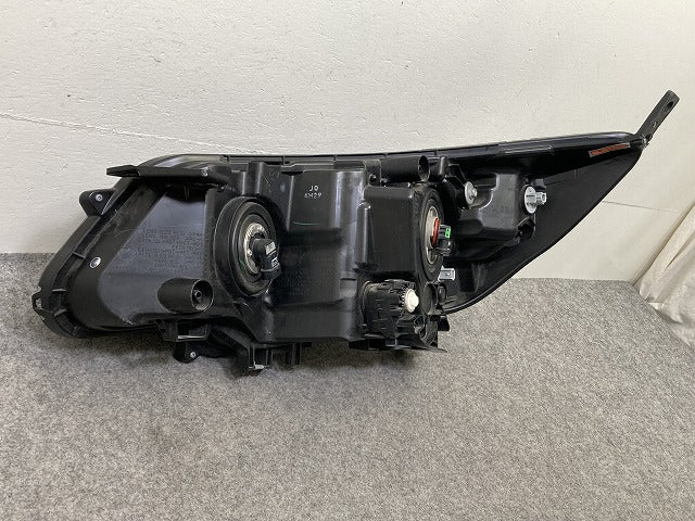 フリード GB5/GB6 純正 前期 右 ヘッドライト/ランプ レベライザーハロゲン STANLEY W2171 ホンダ(152050)