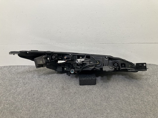 アクア/AQUA MXPK10/MXPK11/MXPK15/MXPK16 純正 左 ヘッドライト/ランプ LED 刻印Y2 KOITO 210-23781 トヨタ(152051)