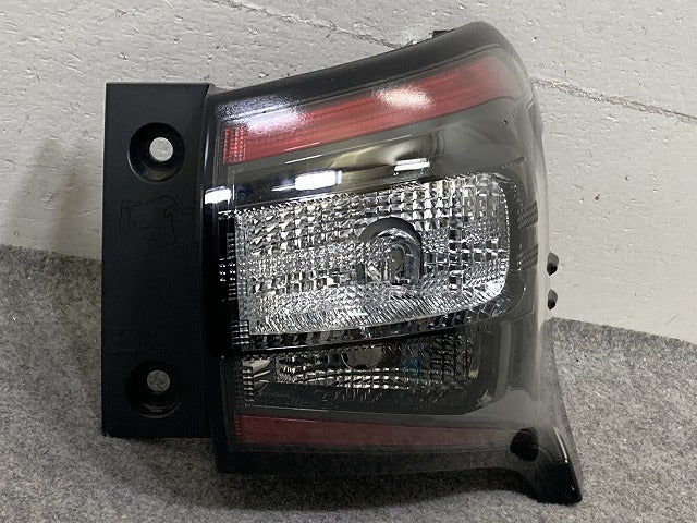シエンタ 170系 NSP170G/NCP175G/NHP170G 純正 前期 右 テールランプ/ライト/レンズ LED 刻印2 KOITO 52-284 81551-52C90 トヨタ(152055)