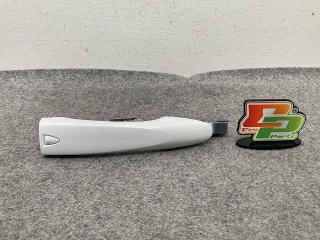 キックス/KICKS P15 純正 右 フロント ドア アウターハンドル ブリリアントホワイトパール QAB 日産(152082)