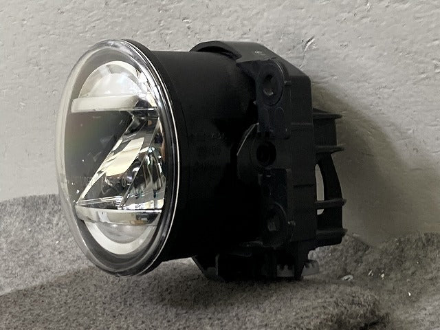 純正 右 フォグランプ/フォグライト LED KOITO 114-11092 ダイハツ/トヨタ/ホンダ/スバル/スズキ 汎用(152084)