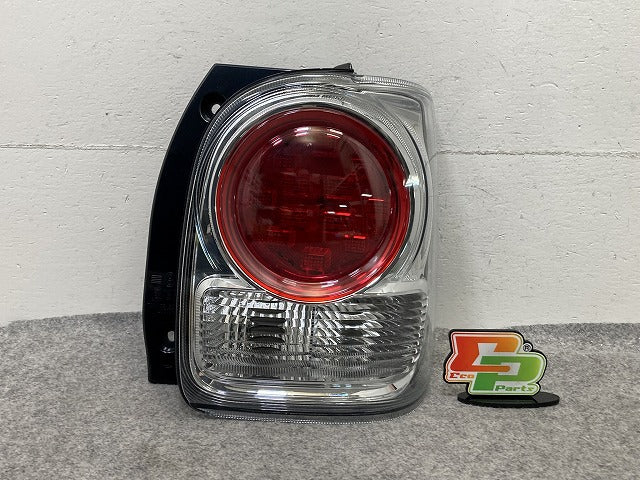 ムーヴ キャンバス/キャンパス LA800S/LA810S 純正 右 テールランプ/ライト/レンズ LED TOKAIDENSO 20522 81551-B2400 ダイハツ(152090)