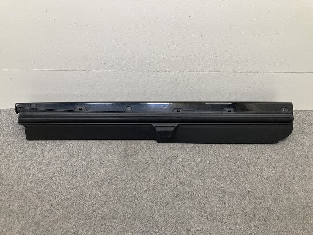 ヴォクシー/ノア 90系 ZWR90W/ZWR95W/MZRA90W/MZRA95W 純正 左 フロント ドア サイドパネル 76904-V1010/1 ブラック トヨタ(152097)