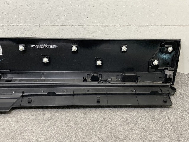 ヴォクシー/ノア 90系 ZWR90W/ZWR95W/MZRA90W/MZRA95W 純正 左 フロント ドア サイドパネル 76904-V1010/1 ブラック トヨタ(152097)