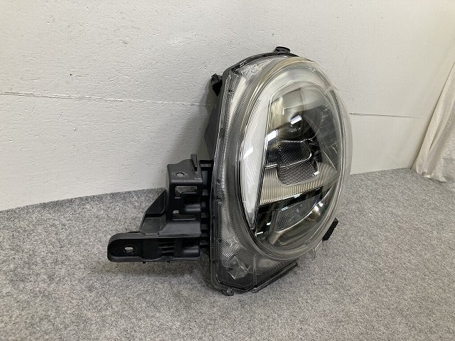 キャスト LA250S/LA260S 純正 左 ヘッドライト/ランプ レベライザー LED 刻印K KOITO 100-69020 81170-B2620 ダイハツ(152119)