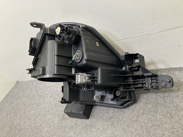 キャスト LA250S/LA260S 純正 左 ヘッドライト/ランプ レベライザー LED 刻印K KOITO 100-69020 81170-B2620 ダイハツ(152119)
