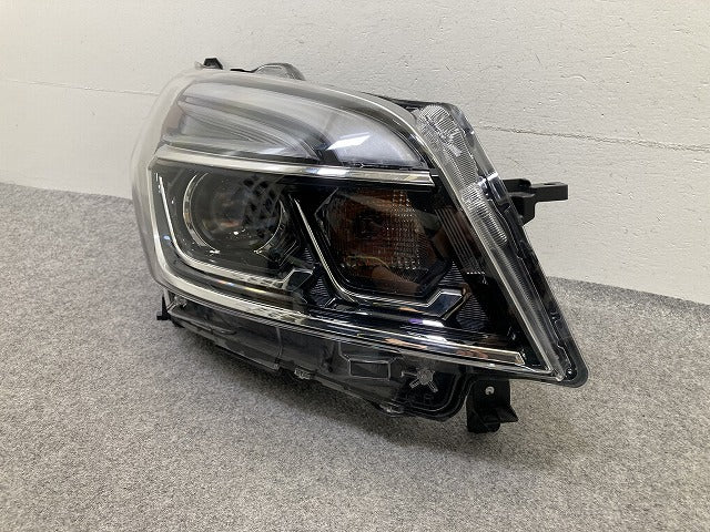デイズ ルークス B21A 純正 後期 右 ヘッドライト/ランプ レベライザー LED KOITO 100-67111 26010-6A02L 日産(152123)