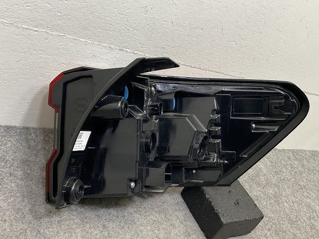 ライズ A200A/A210A/A201A/A202A 純正 左 テールランプ/ライト/レンズ LED 刻印S ICHIKOH D248 トヨタ(152168)