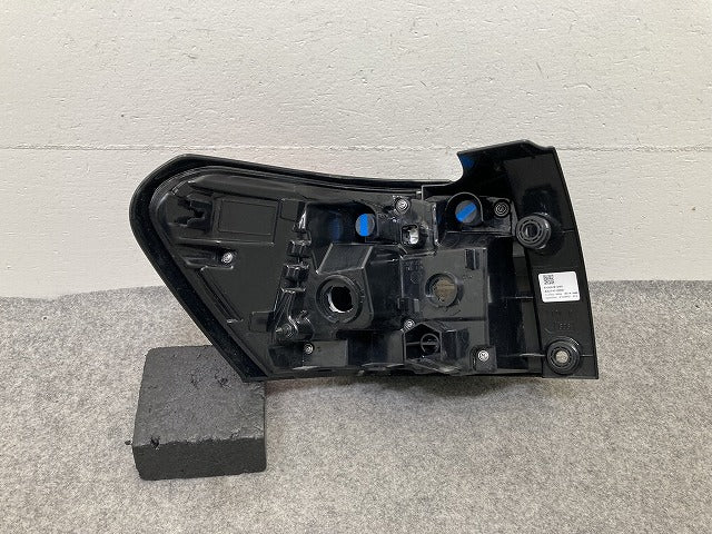 ライズ A200A/A210A/A201A/A202A 純正 右 テールランプ/ライト/レンズ LED 刻印S ICHIKOH D248 トヨタ(152169)