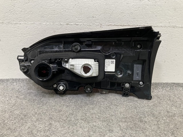 RAV4 ラブ4 50系 MXAA52/MXAA54/AXAH52/AXAH54 純正 右 テールランプ/ライト/レンズ ハロゲン 刻印L3 ICHIKOH 42-98 トヨタ(152170)