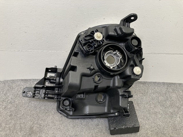 キャスト LA250S/LA260S 純正 右 ヘッドライト/ランプ ハロゲン
