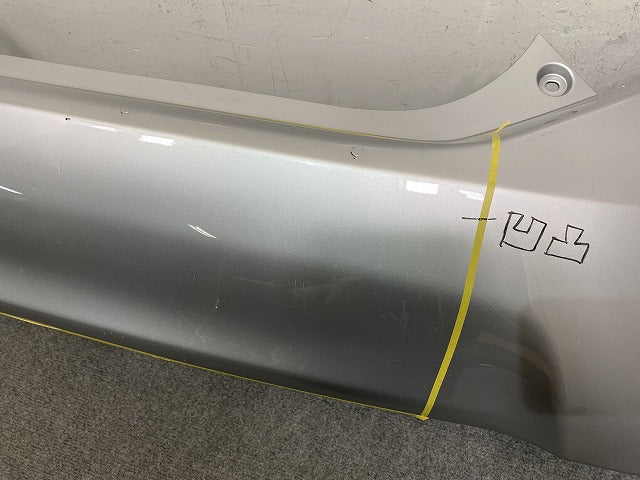 アクア/AQUA NHP10 純正 前期 中期 リア バンパー Rバンパー 52159-52791/861 シルバーメタリック 1F7 トヨタ(152187)