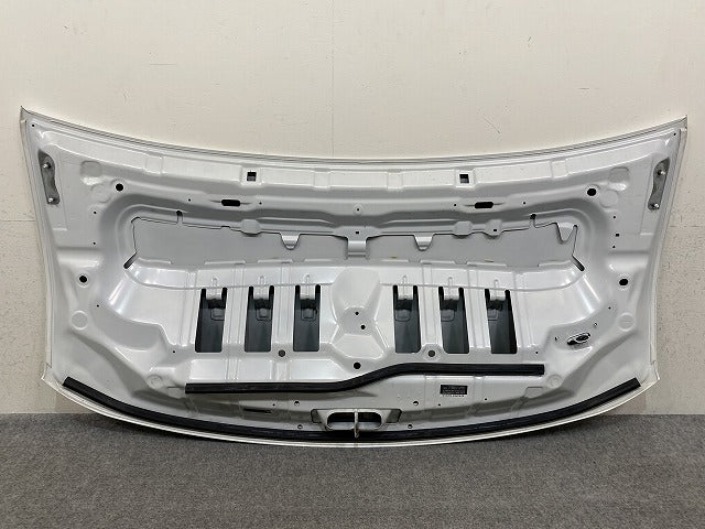 セレナ C28/NC28/FC28/FNC28 e-POWER/GC28/GFC28 純正 ボンネット/エンジンフード プリズムホワイト QBE 日産(152189)