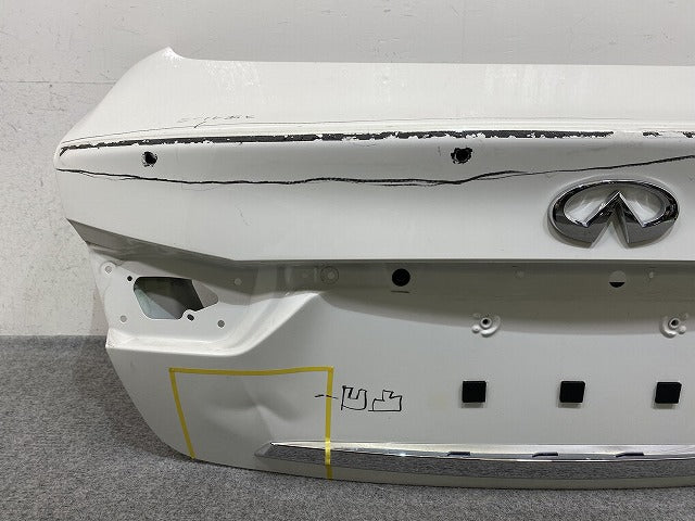 スカイライン/SKYLINE V37/YV37/HV37/HNV37/ZV37/400R 純正 リアゲート/バックドア/リアハッチ ガーニッシュ付 ホワイトパール(152190)