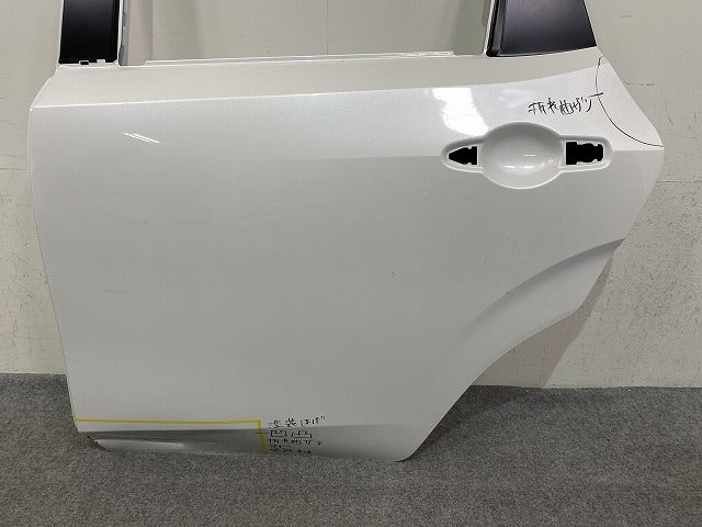 ノート/NOTE E13/SNE13 純正 左 リア ドア ピュアホワイトパール QAC 日産(152191)
