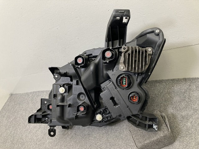 セレナ C28/GC28/FC28/GFC28 純正 右 ヘッドライト/ランプ LED レベライザー 刻印E RH KOITO 100-2379Y 日産(152194)