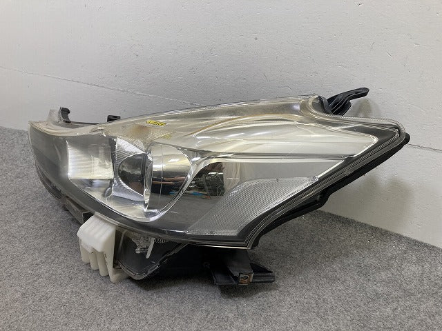 プリウスα/アルファ ZVW40W/ZVW41W 純正 後期 左 ヘッドライト/ランプ ハロゲン レベライザー 刻印A3 LH KOITO 47-64 トヨタ(152198)