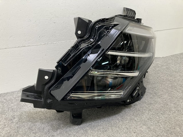セレナ C28/NC28/FC28/GC28/GFC28 純正 左 ヘッドライト/ランプ レベライザーLED 刻印E LH KOITO 100-2379Y 日産(152199)