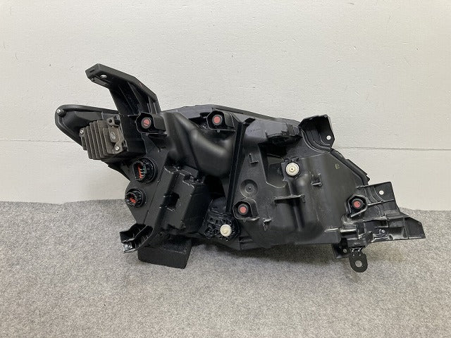 セレナ C28/NC28/FC28/GC28/GFC28 純正 左 ヘッドライト/ランプ レベライザーLED 刻印E LH KOITO 100-2379Y 日産(152199)
