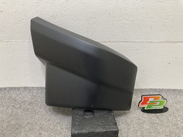 新品!ジープ ラングラー 2018-2026 純正 右 リア コーナーパネル/コーナーカバー 68298822AC 68298822AC-001 素地 クライスラー(152210)