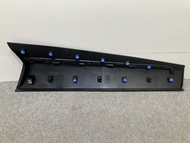新品!キャプチャー 純正 左 フロント ドア サイドパネル ストリップ 808773776R 808778098R 素地 ルノー(152213)