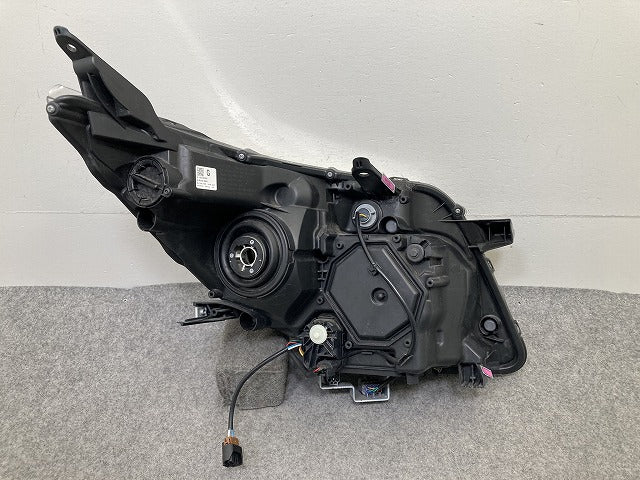 エスクァイア/ノア 80系 ZRR80/ZRR85/ZWR80 左 ヘッドライト/ランプ LED レベライザー 刻印G ICHIKOH 28-227 81170-28G30(152220)